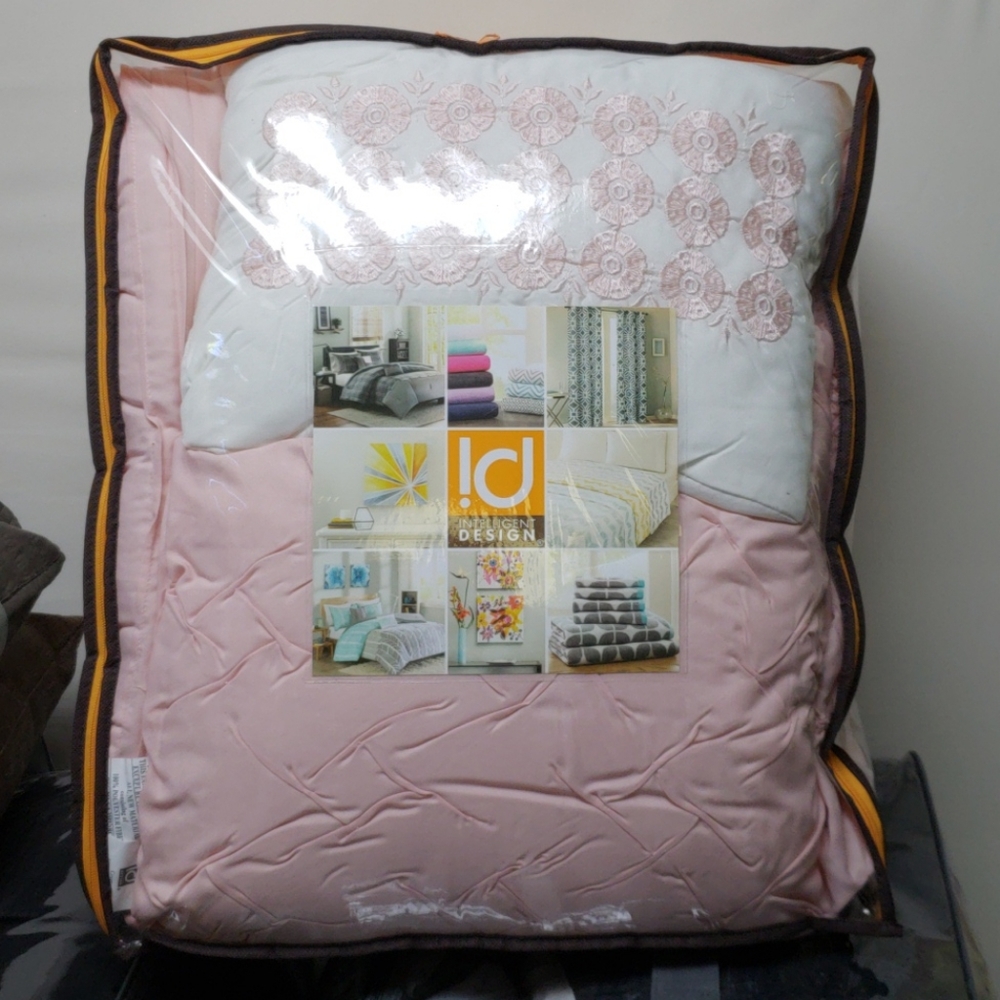 Intelegent design full/queen comforter set